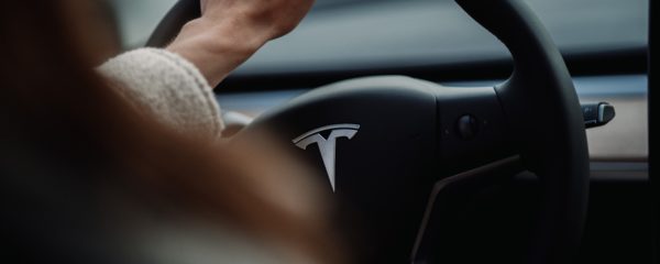 A l'intérieur d'une voiture Tesla Model 3
